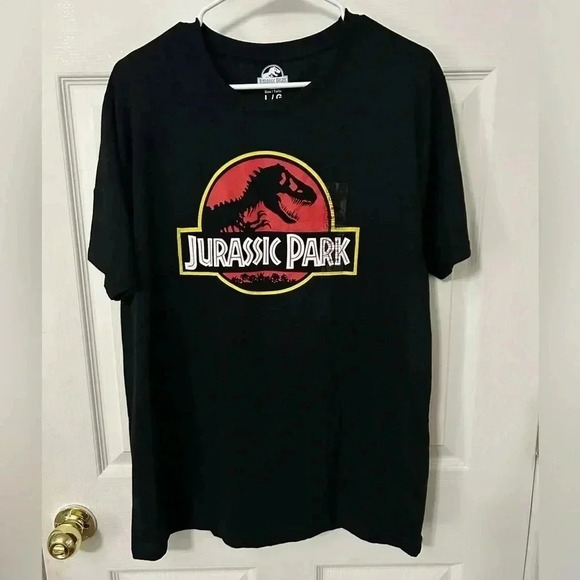 Other - Jurassic park man’s‎ tshirt